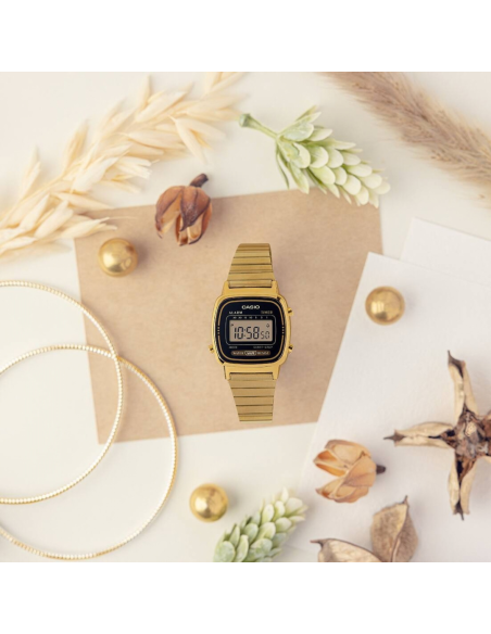 RELOJ CASIO DORADO LA670WGA-1 25MM CUADRADO RETRO